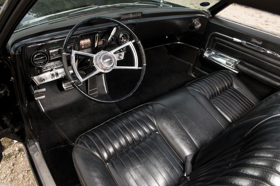 Интерьер Oldsmobile Toronado (9487) 1966 года  (фото 2 из 48)